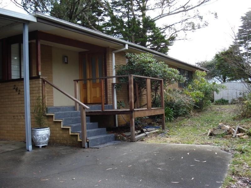 242 Hat Hill Rd, Blackheath NSW 2785