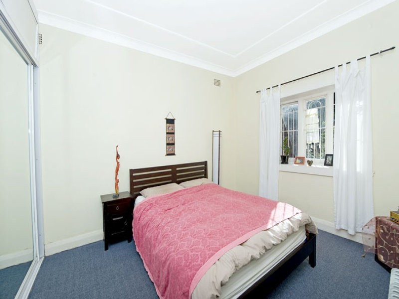 Apt 4, 2 Division Street, Coogee NSW 2034