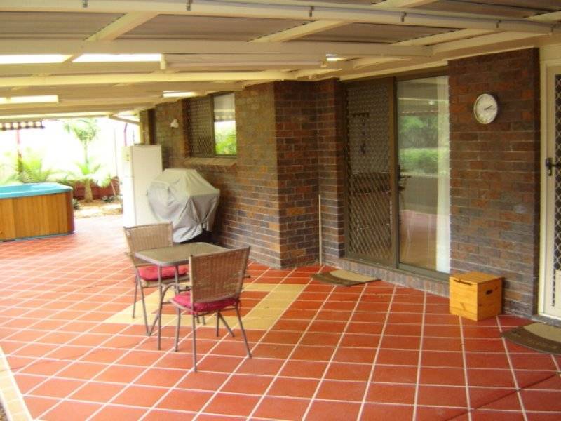 111 Estramina Road, Regents Park QLD 4118