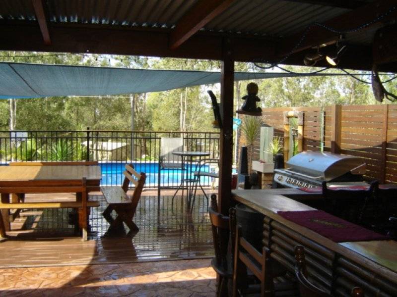 52 Horseshoe Crescent, New Beith QLD 4124