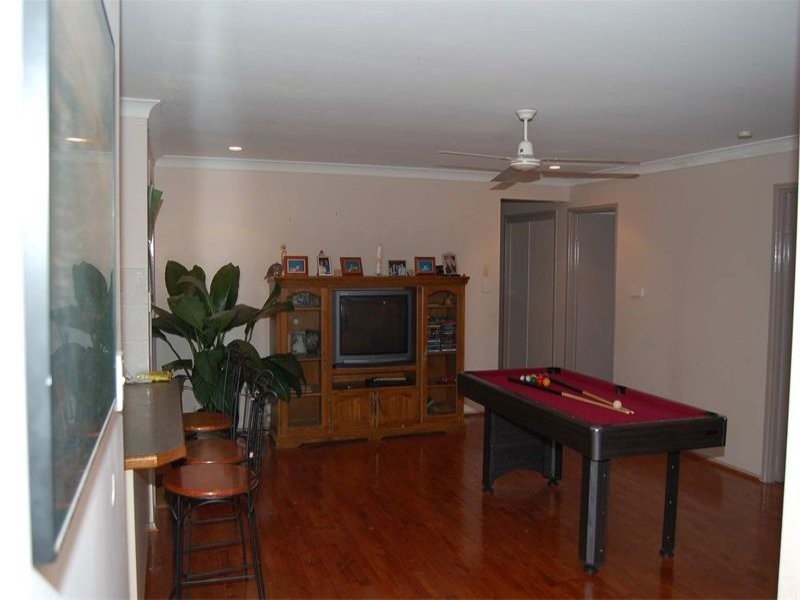 67 Bushland Drive, Regents Park QLD 4118