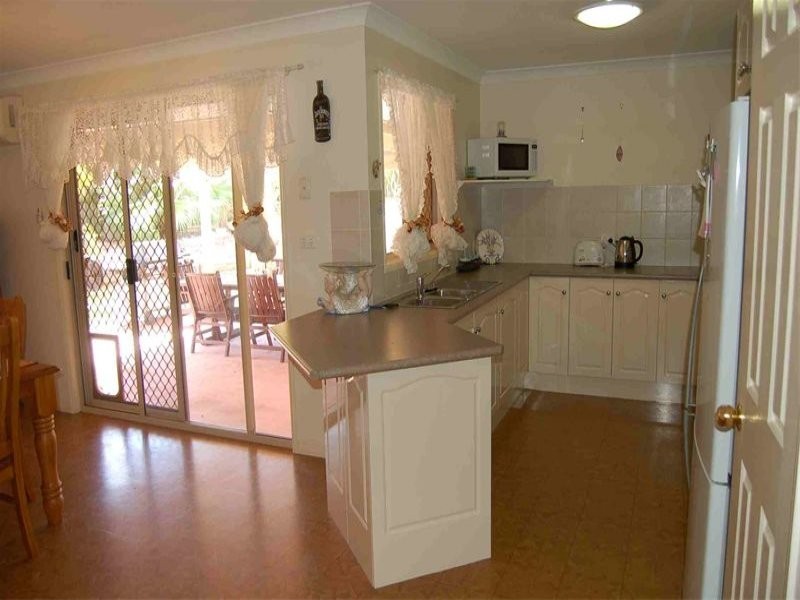 7 Butia Close, Regents Park QLD 4118