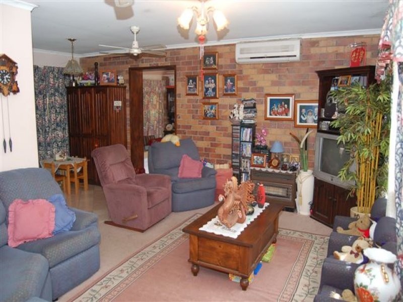 83 Federation Drive, Hillcrest QLD 4118