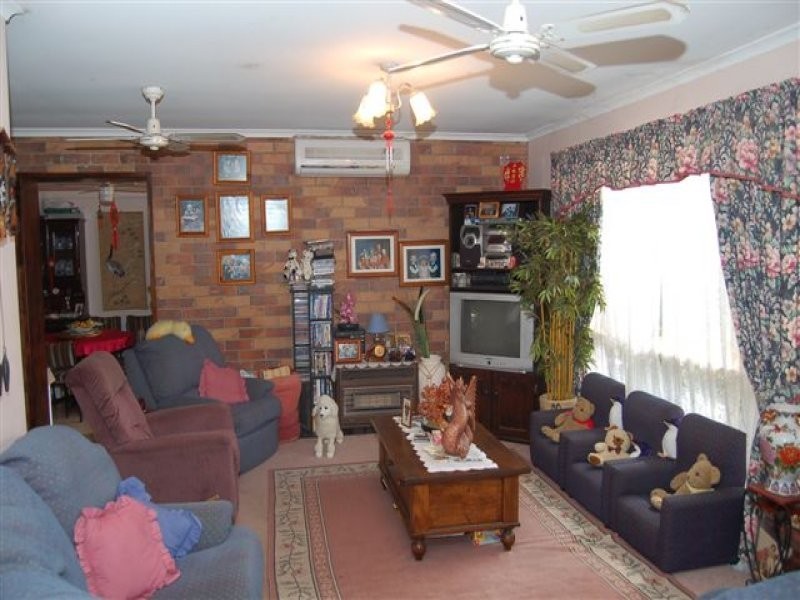 83 Federation Drive, Hillcrest QLD 4118