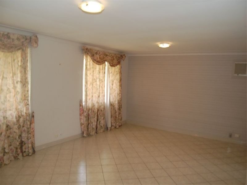 31 Dracon Street, Regents Park QLD 4118