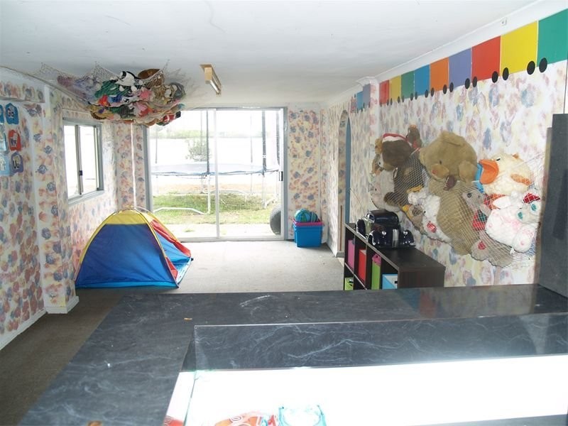 15 Jarrah Crescent, Logan Central QLD 4114