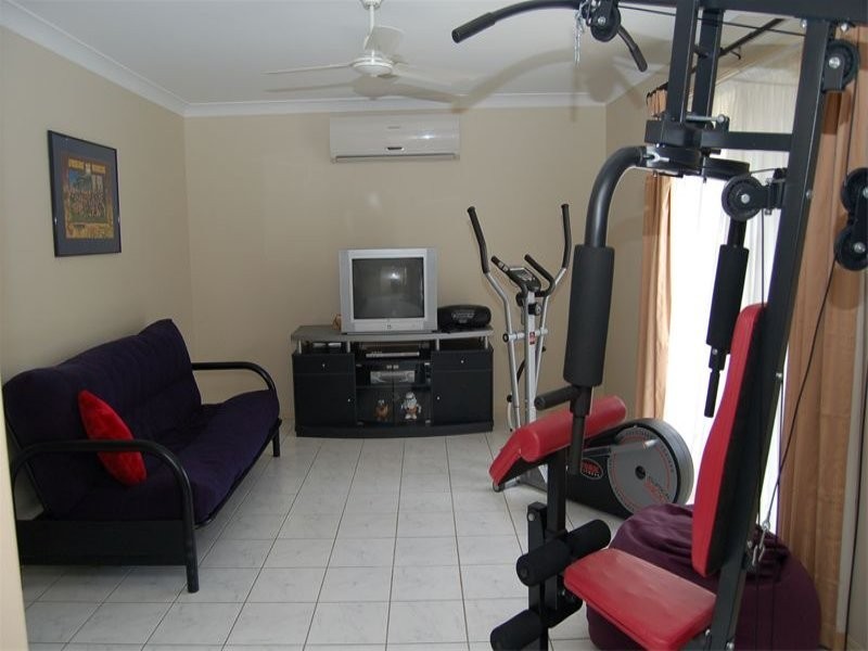 68 Bushland Drive, Regents Park QLD 4118