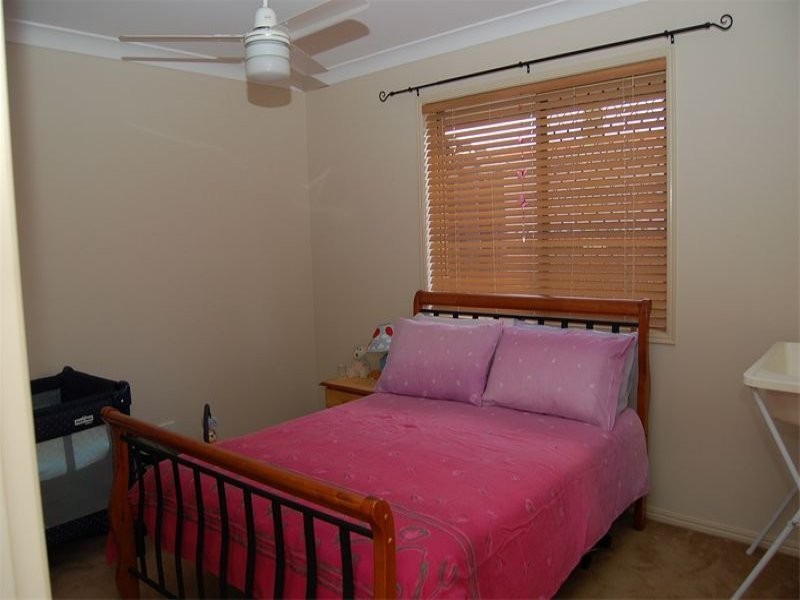 68 Bushland Drive, Regents Park QLD 4118