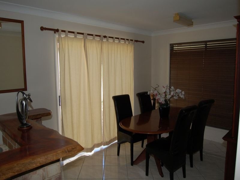 28 Grosvenor Court, Munruben QLD 4125