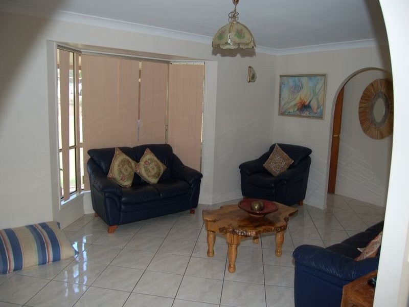 28 Grosvenor Court, Munruben QLD 4125