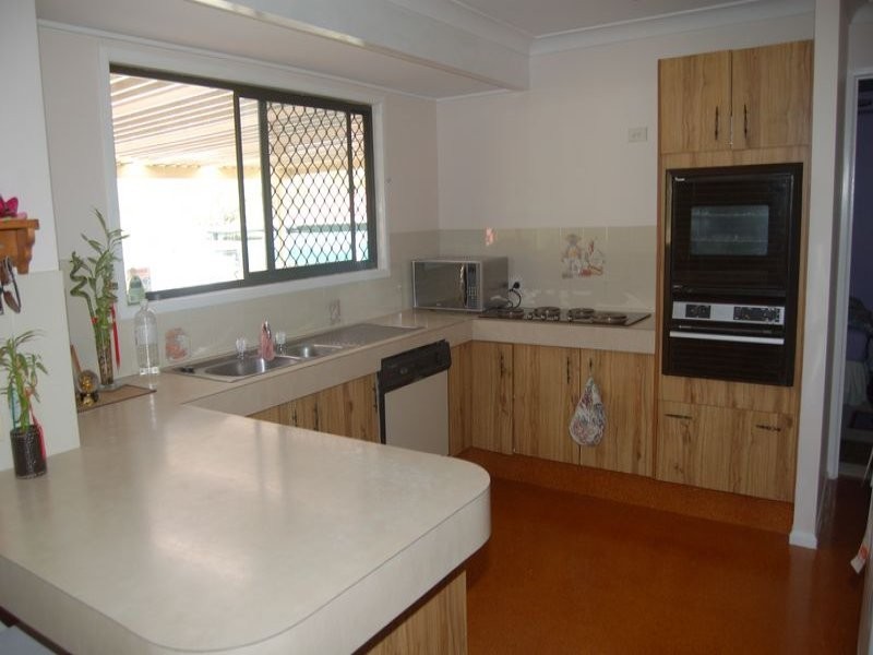 68 Parkroyal Crescent, Regents Park QLD 4118