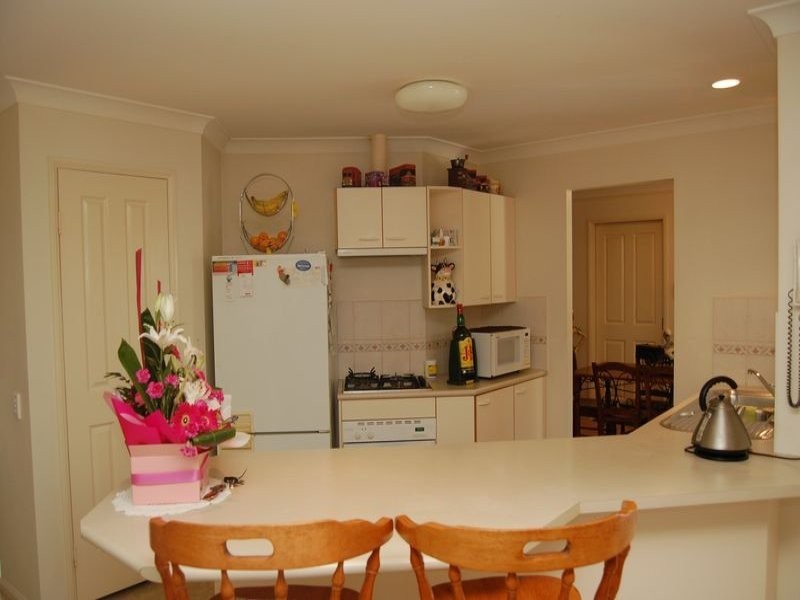 21 Regal Drive, Regents Park QLD 4118