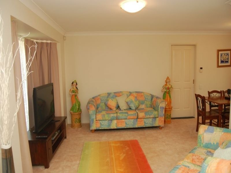 21 Regal Drive, Regents Park QLD 4118