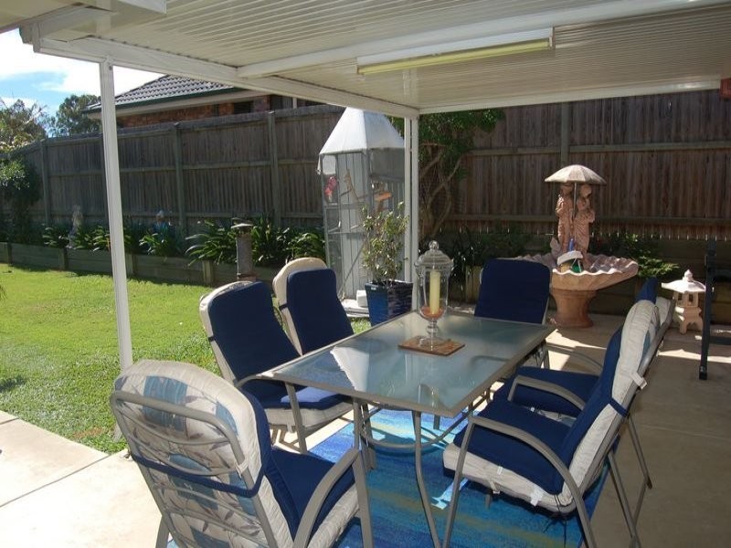 21 Regal Drive, Regents Park QLD 4118