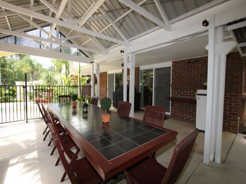 15 Penda Road, Park Ridge South QLD 4125