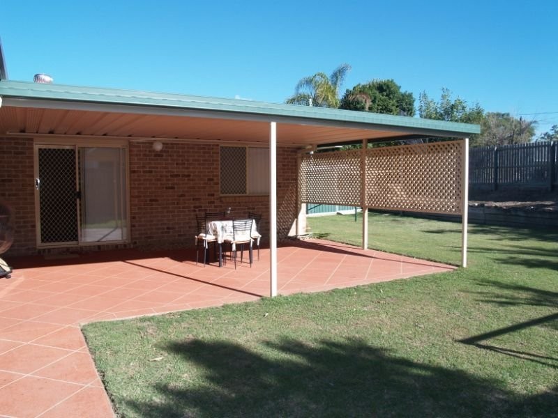 50 Redgum Drive, Regents Park QLD 4118