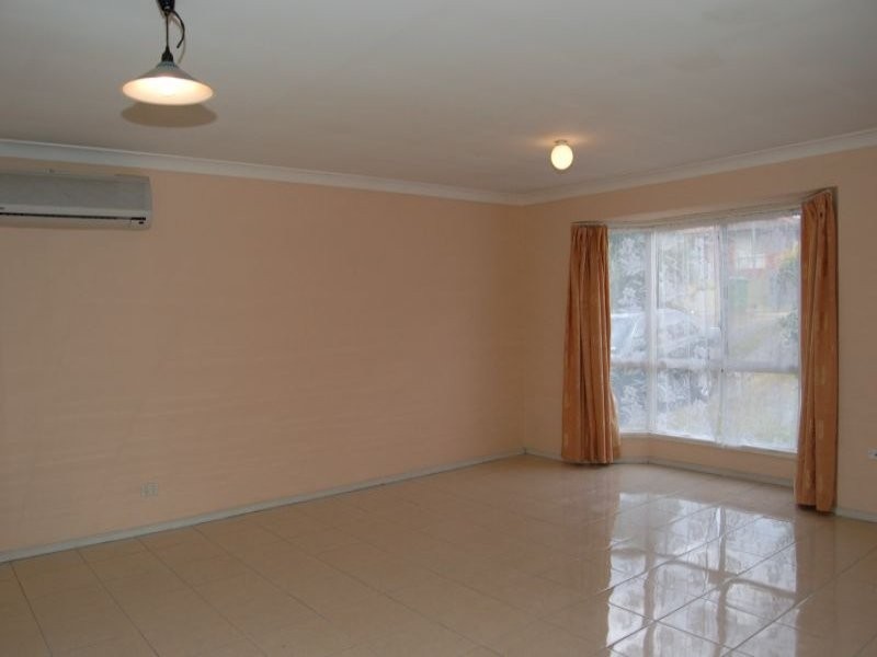 4 Billabong Court, Regents Park QLD 4118