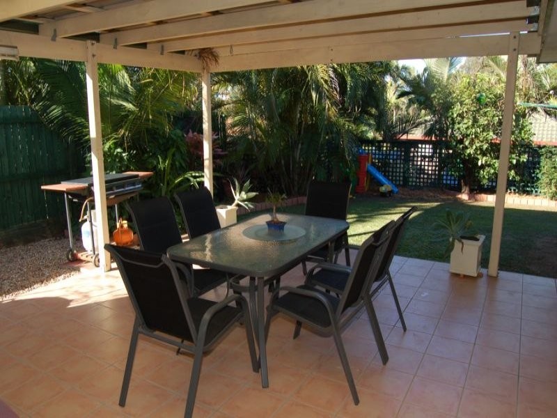 6 Ashwood Close, Hillcrest QLD 4118