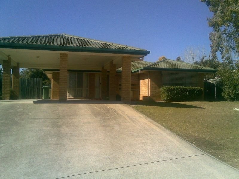 4 Fernhaven Court, Regents Park QLD 4118