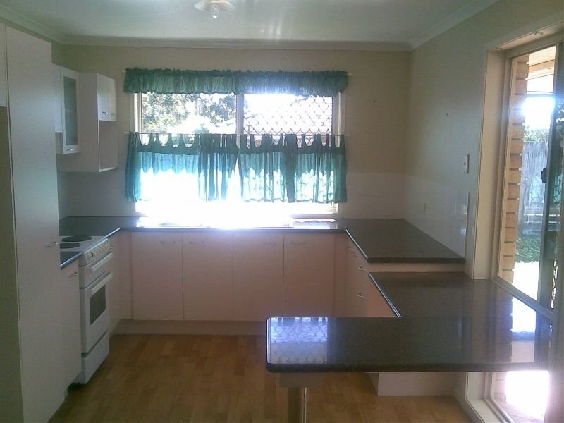 4 Fernhaven Court, Regents Park QLD 4118