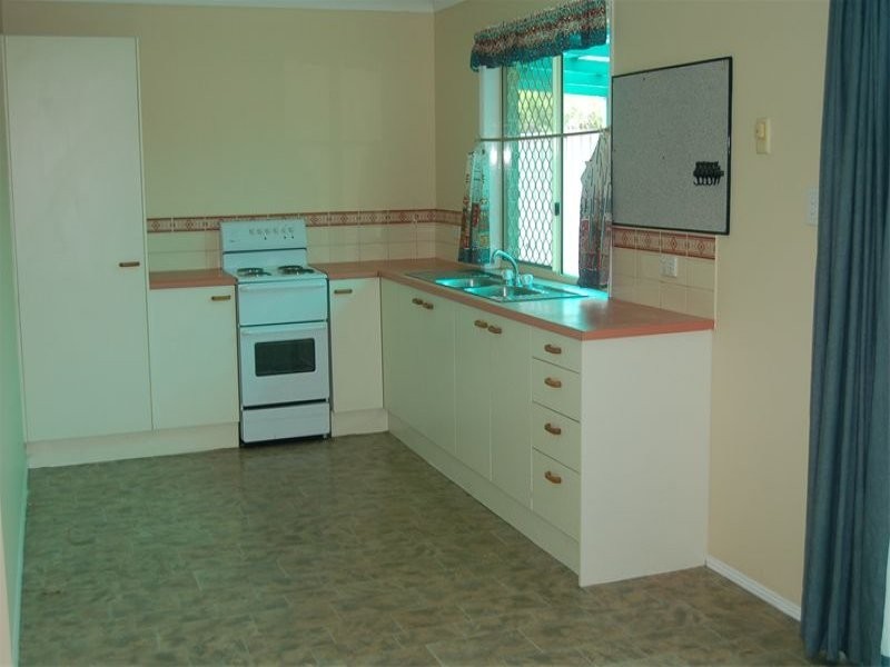 7 Haldham Crescent, Regents Park QLD 4118