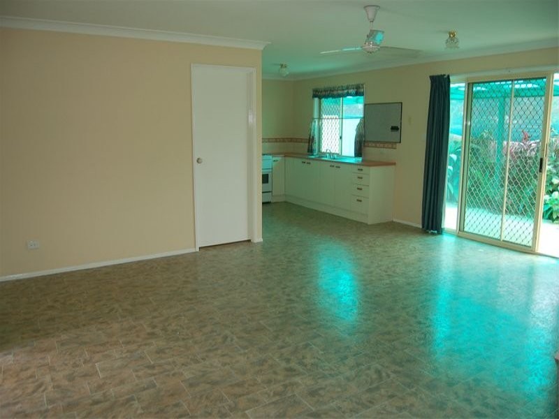 7 Haldham Crescent, Regents Park QLD 4118