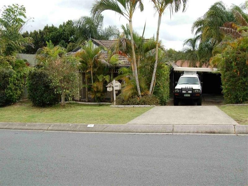 8 Sonorous Close, Regents Park QLD 4118