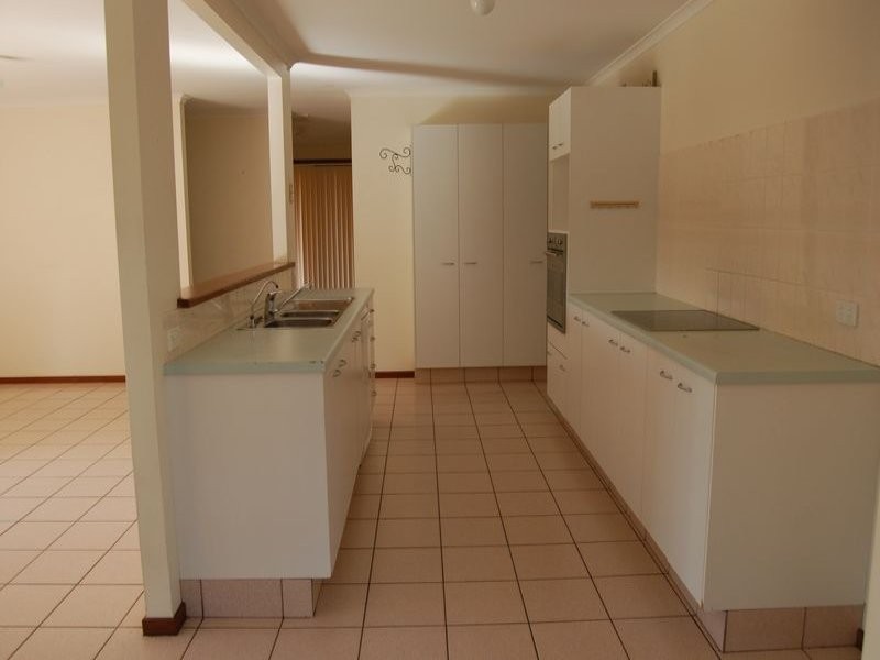 1 Itea Court, Regents Park QLD 4118