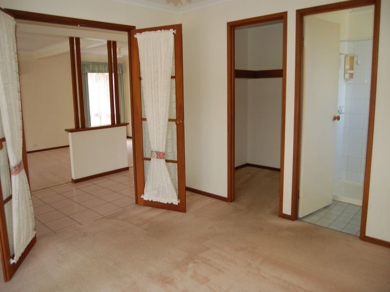 1 Itea Court, Regents Park QLD 4118