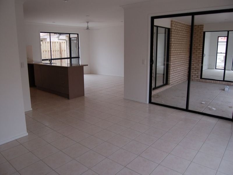 6 Pebbles Court, Berrinba QLD 4117