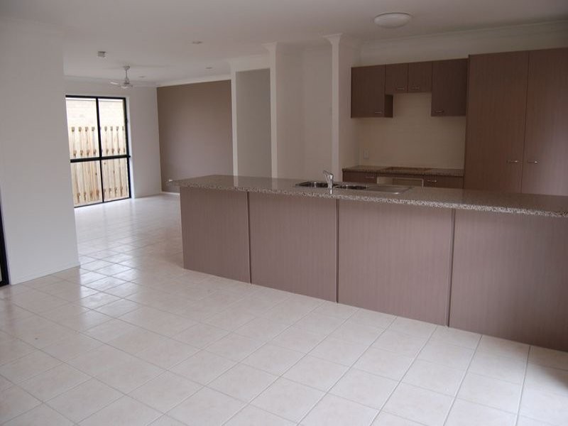 6 Pebbles Court, Berrinba QLD 4117