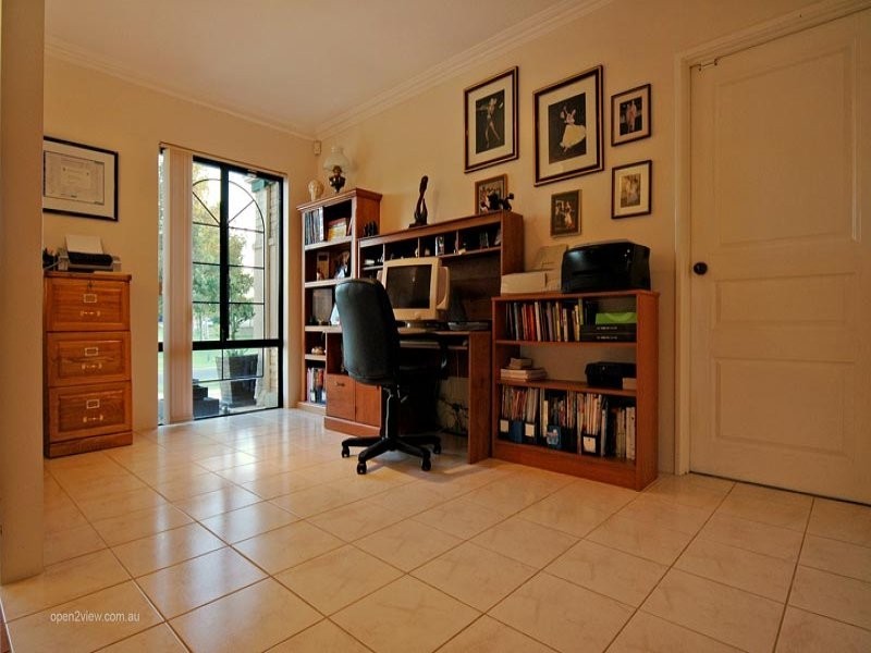 17 Avondale Court, Mindarie WA 6030