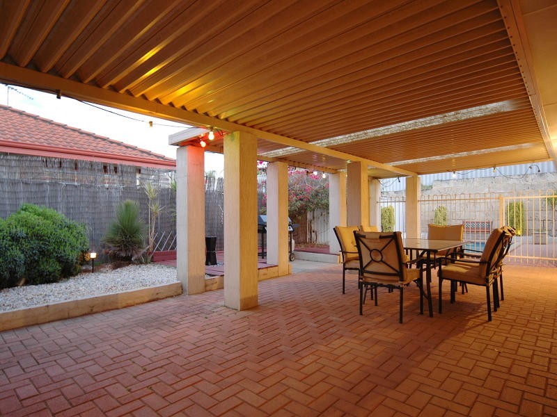 7  Nairana Place, Currambine WA 6028