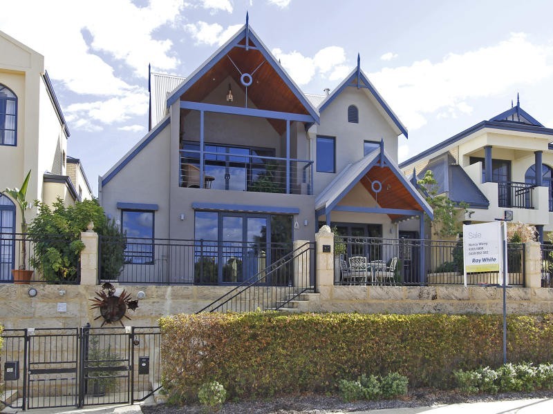 26 Moonflight Crescent, Iluka WA 6028