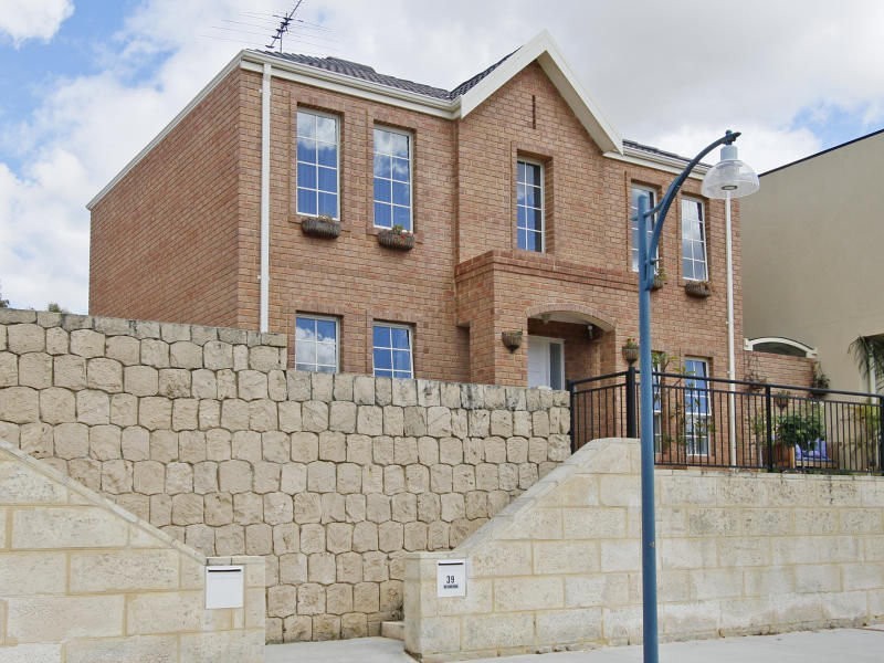 39 Lakeside Drive, Joondalup WA 6027