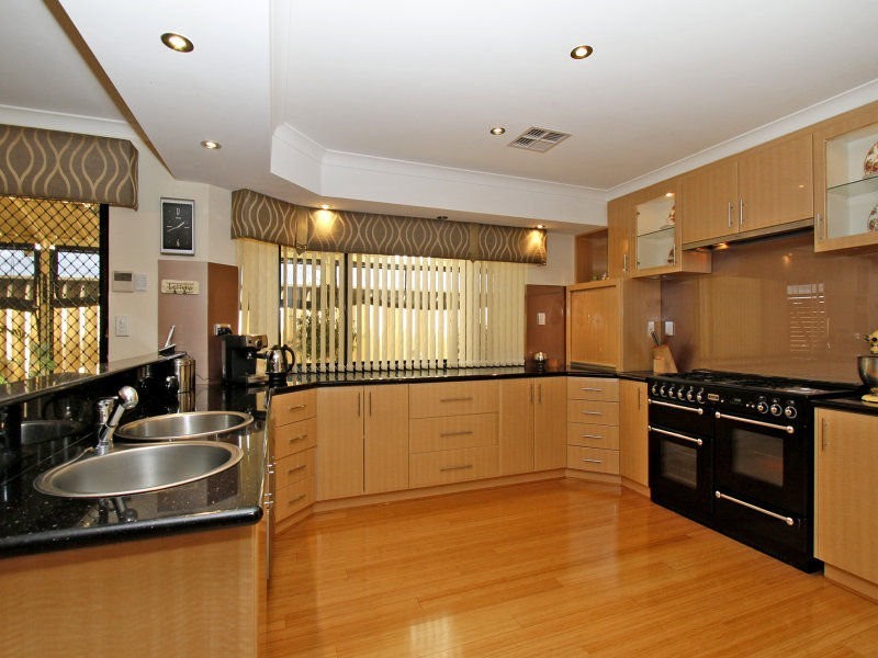 13 Venice Entrance, Iluka WA 6028