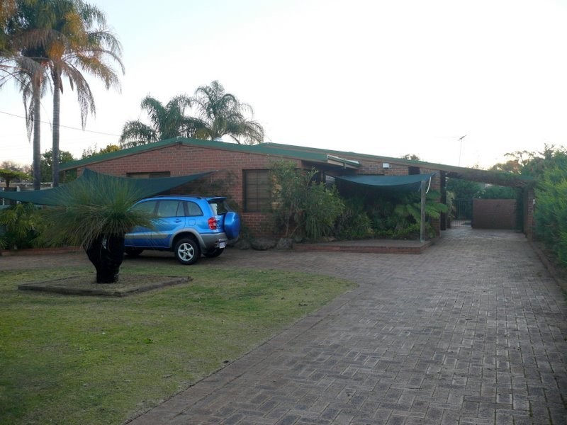 17 Zinnia Way, Willetton WA 6155