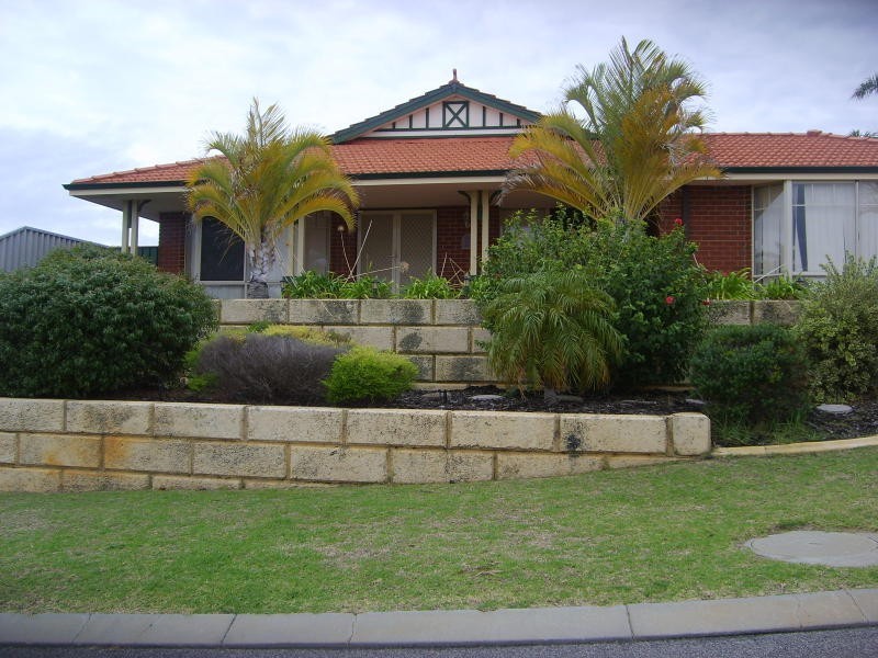 3 Crosshill Green, Kinross WA 6028