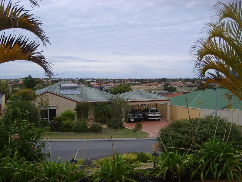 3 Crosshill Green, Kinross WA 6028