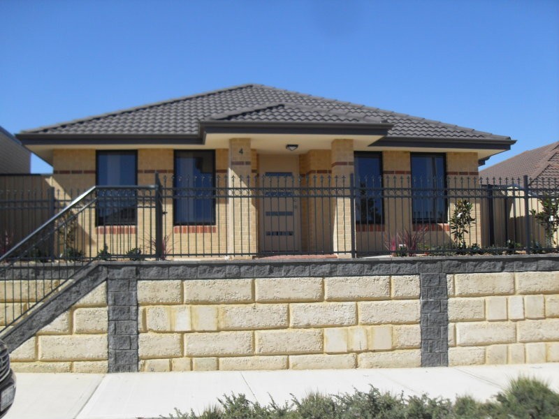 4 Atra Avenue, Tapping WA 6065