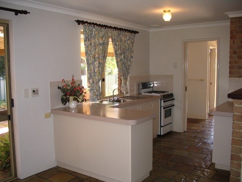 2 Harlequin Gardens, Eaton WA 6232