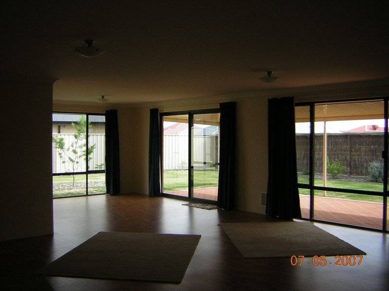 42 The Boulevard, Australind WA 6233