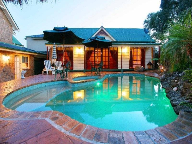 6 Laurina Turn, Mill Park VIC 3082
