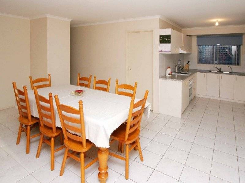 42 Frensham Rd, Watsonia VIC 3087