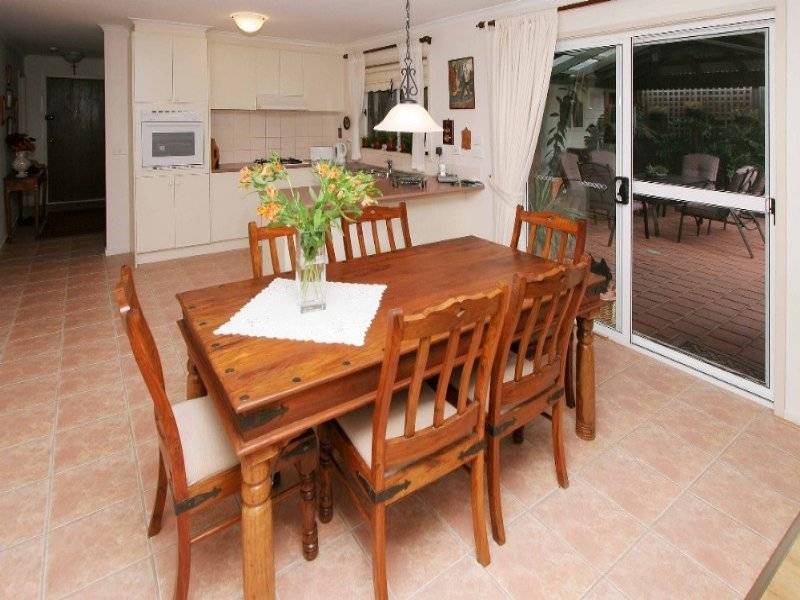 5 Castlereagh Plc, Watsonia VIC 3087