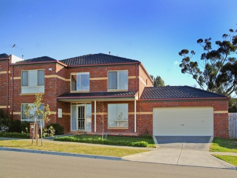 8 Chappell Dr, Watsonia VIC 3087