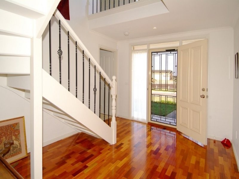 8 Chappell Dr, Watsonia VIC 3087