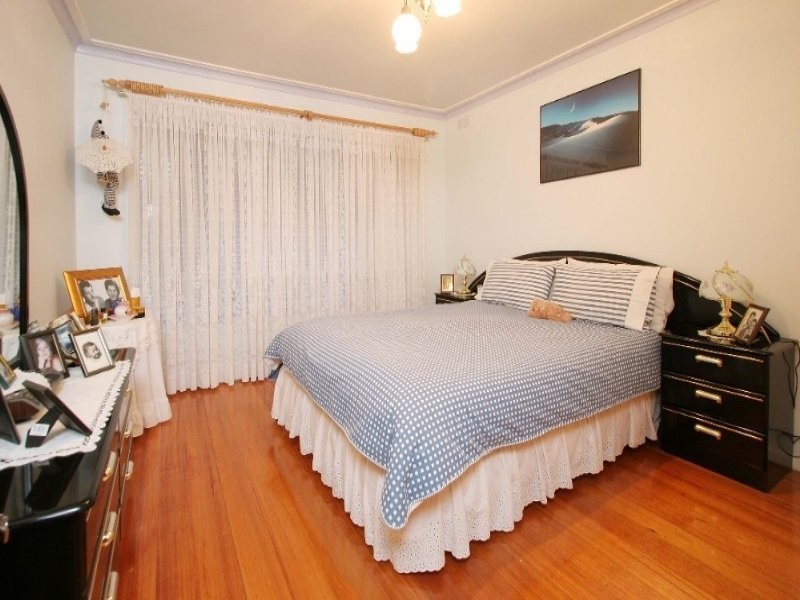 174 Cameron Pde, Watsonia VIC 3087