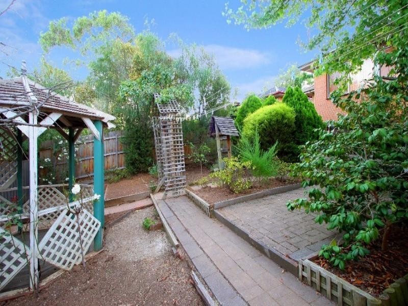 174 Cameron Pde, Watsonia VIC 3087