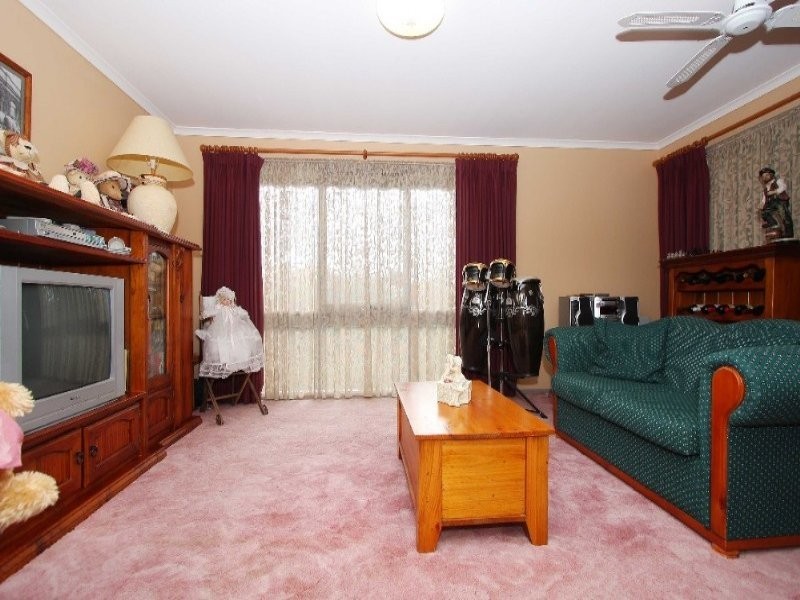 3 Tenterden Place, Mill Park VIC 3082